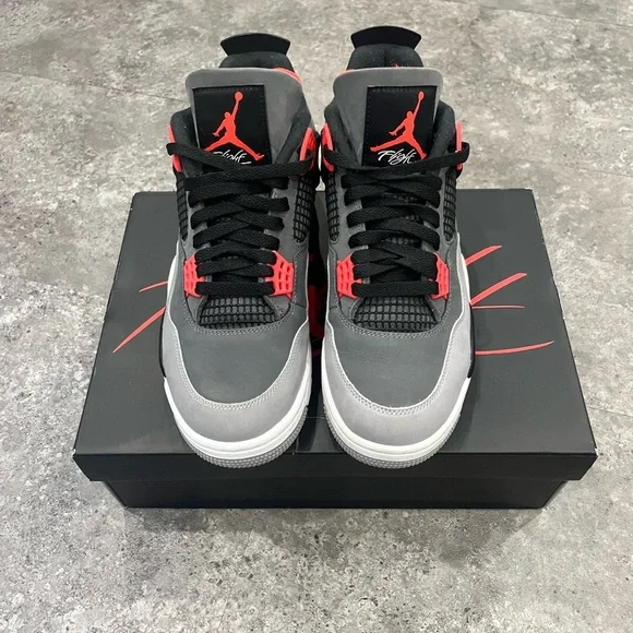 Jordan Retro 4 Infrared - Picture 2 of 8